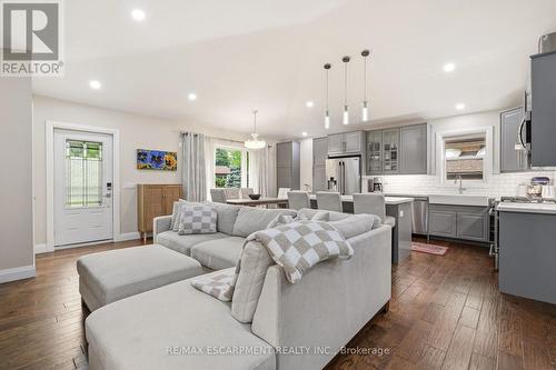 715 Drury Lane, Burlington, ON - Indoor