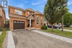 2382 FALKLAND CRESCENT Oakville, ON L6M 4Y1
