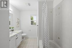 Second 4-Pc Bathroom - 
