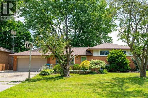8 Parry Drive, Chatham, ON - Outdoor