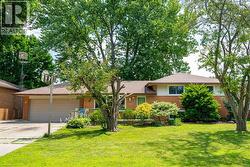 8 PARRY DRIVE Chatham, ON N7L 2H8