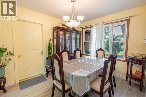 8 Parry Drive, Chatham, ON - Indoor Photo Showing Dining Room