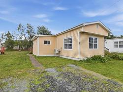 8 Sylvan Avenue  Middle Sackville, NS B4E 3B2