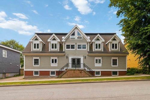 12 5444 Victoria Road  Halifax Peninsula, NS B3H 1M5