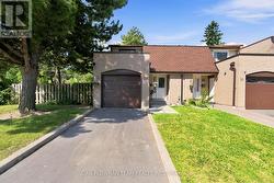32 - 11 LIVONIA PLACE Toronto, ON M1E 4W5