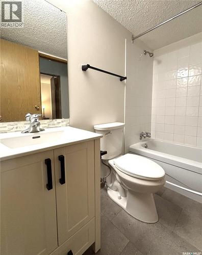 202 - 385 Kingsmere Boulevard, Saskatoon, SK 