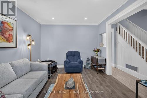 9 Davidson Street, Cambridge, ON - Indoor Photo Showing Living Room