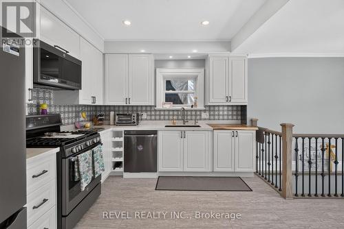 9 Davidson Street, Cambridge, ON - Indoor Photo Showing Kitchen