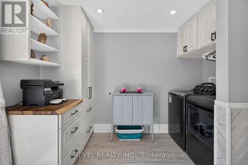 9 Davidson Street, Cambridge, ON - Indoor Photo Showing Laundry Room