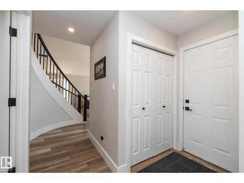808 Hepburn Av Nw, Edmonton, AB 