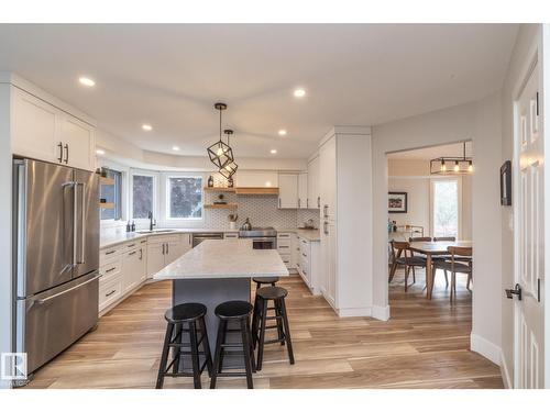 808 Hepburn Av Nw, Edmonton, AB 