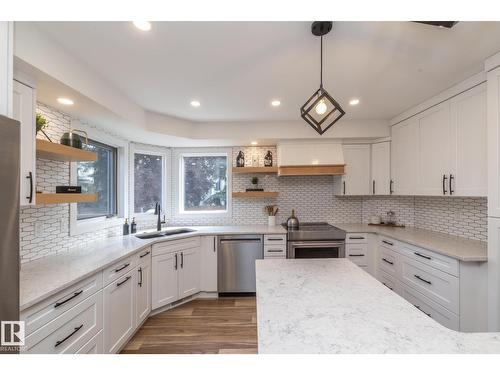 808 Hepburn Av Nw, Edmonton, AB 