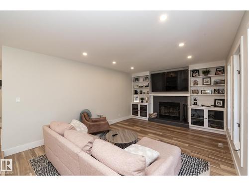 808 Hepburn Av Nw, Edmonton, AB 