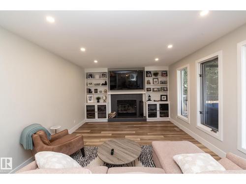 808 Hepburn Av Nw, Edmonton, AB 
