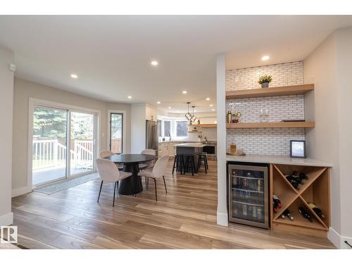 808 Hepburn Av Nw, Edmonton, AB 