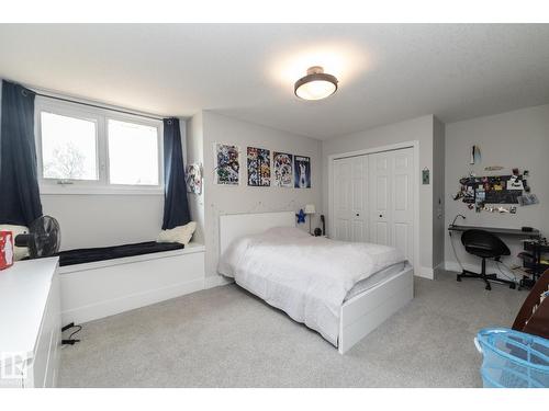 808 Hepburn Av Nw, Edmonton, AB 