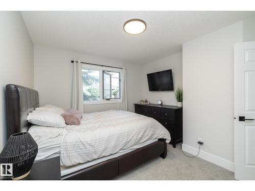 808 Hepburn Av Nw, Edmonton, AB 