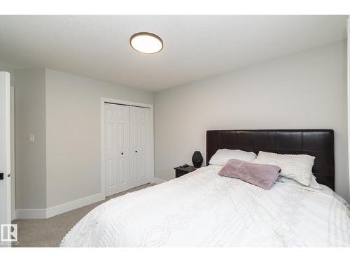 808 Hepburn Av Nw, Edmonton, AB 