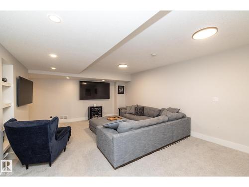 808 Hepburn Av Nw, Edmonton, AB 