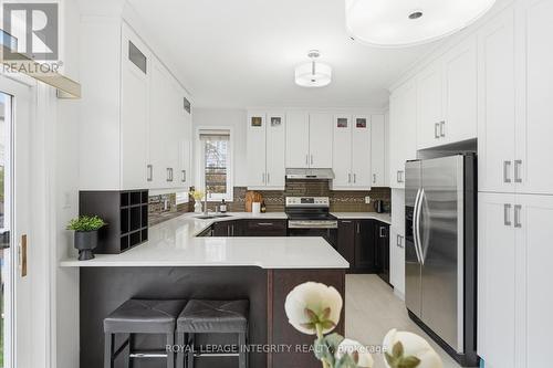 46 Catterick Crescent, Ottawa, ON - Indoor Photo Showing Kitchen
