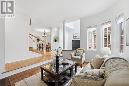 46 Catterick Crescent, Ottawa, ON - Indoor Photo Showing Living Room