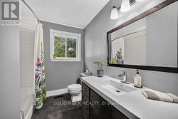Main Bathroom - 
