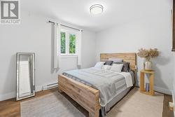 Oversized third bedroom - Top floor - 