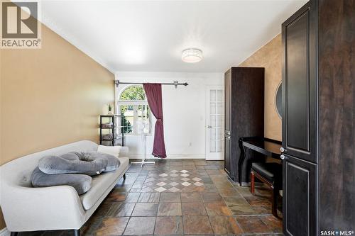 308 3Rd Street W, Delisle, SK - Indoor