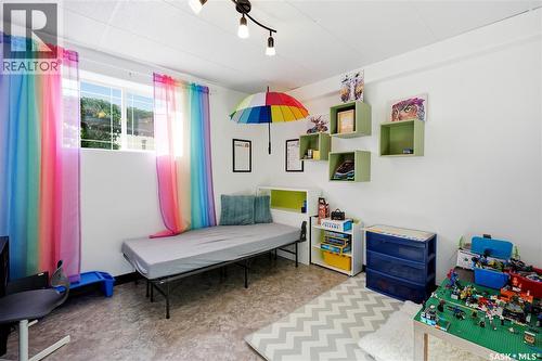 308 3Rd Street W, Delisle, SK - Indoor