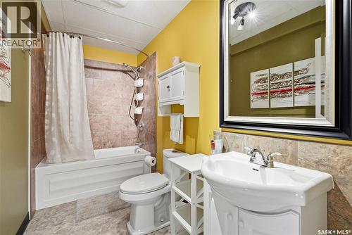 308 3Rd Street W, Delisle, SK - Indoor Photo Showing Bathroom