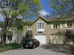 22 FOXGLOVE COURT Markham, ON L3R 3Y3