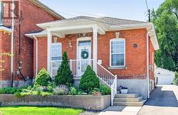 156 SIMCOE STREET E  Hamilton, ON L8L 3N8