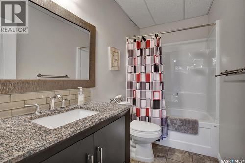 412 Lyle Crescent, Warman, SK - Indoor Photo Showing Bathroom