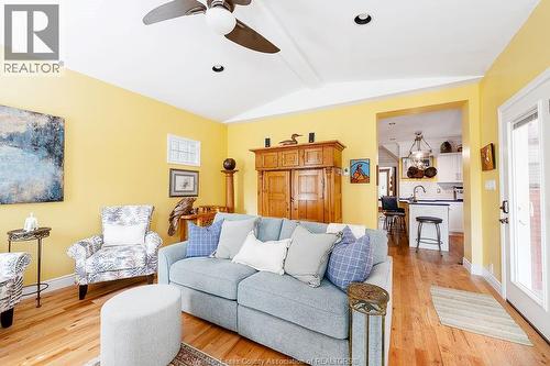 819 Windermere, Windsor, ON - Indoor Photo Showing Living Room