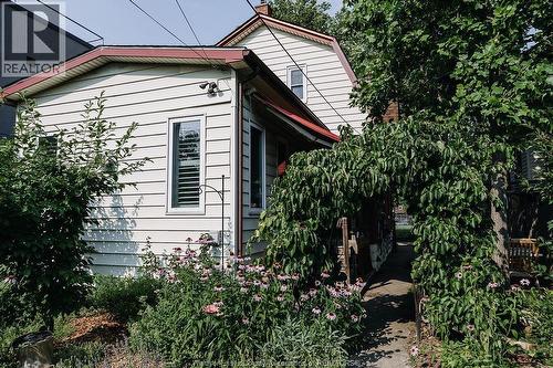 819 Windermere, Windsor, ON - Outdoor