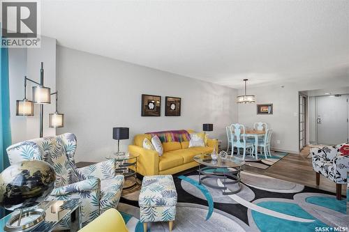 1702 311 6Th Avenue N, Saskatoon, SK - Indoor Photo Showing Living Room