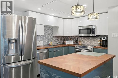 1702 311 6Th Avenue N, Saskatoon, SK - Indoor Photo Showing Kitchen With Upgraded Kitchen
