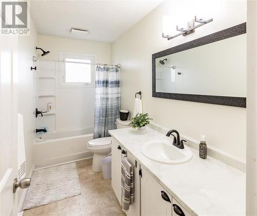 52 Mountbatten Drive, St. John'S, NL - Indoor Photo Showing Bathroom