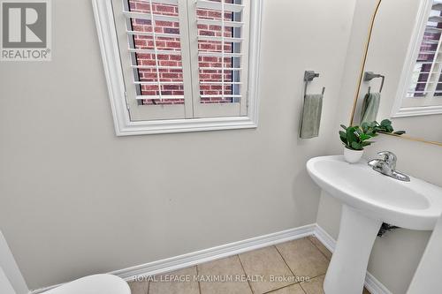 95 White Beach Crescent, Vaughan, ON - Indoor Photo Showing Bathroom