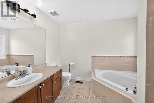 95 White Beach Crescent, Vaughan, ON - Indoor Photo Showing Bathroom