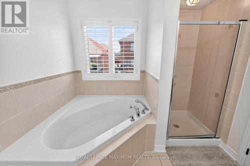 95 White Beach Crescent, Vaughan, ON - Indoor Photo Showing Bathroom