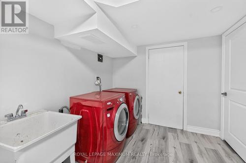 95 White Beach Crescent, Vaughan, ON - Indoor Photo Showing Laundry Room