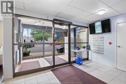 3950 WYANDOTTE STREET East Unit# 306 , Windsor, Ontario N8Y 1G5 3