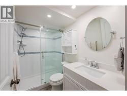Main bathroom - 