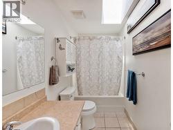 Main bathroom - 