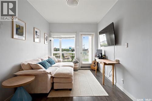 214 545 Hassard Close, Saskatoon, SK - Indoor Photo Showing Living Room