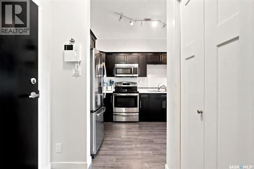 214 545 Hassard Close, Saskatoon, SK - Indoor Photo Showing Kitchen