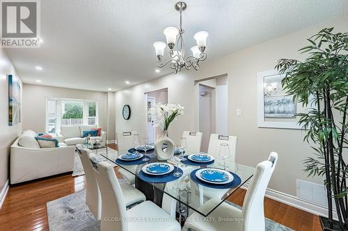 2150 Hunt Crescent, Burlington, ON - Indoor Photo Showing Dining Room