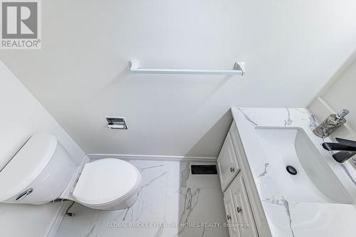 2150 Hunt Crescent, Burlington, ON - Indoor Photo Showing Bathroom