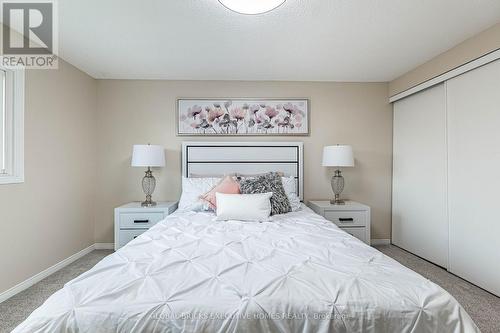 2150 Hunt Crescent, Burlington, ON - Indoor Photo Showing Bedroom